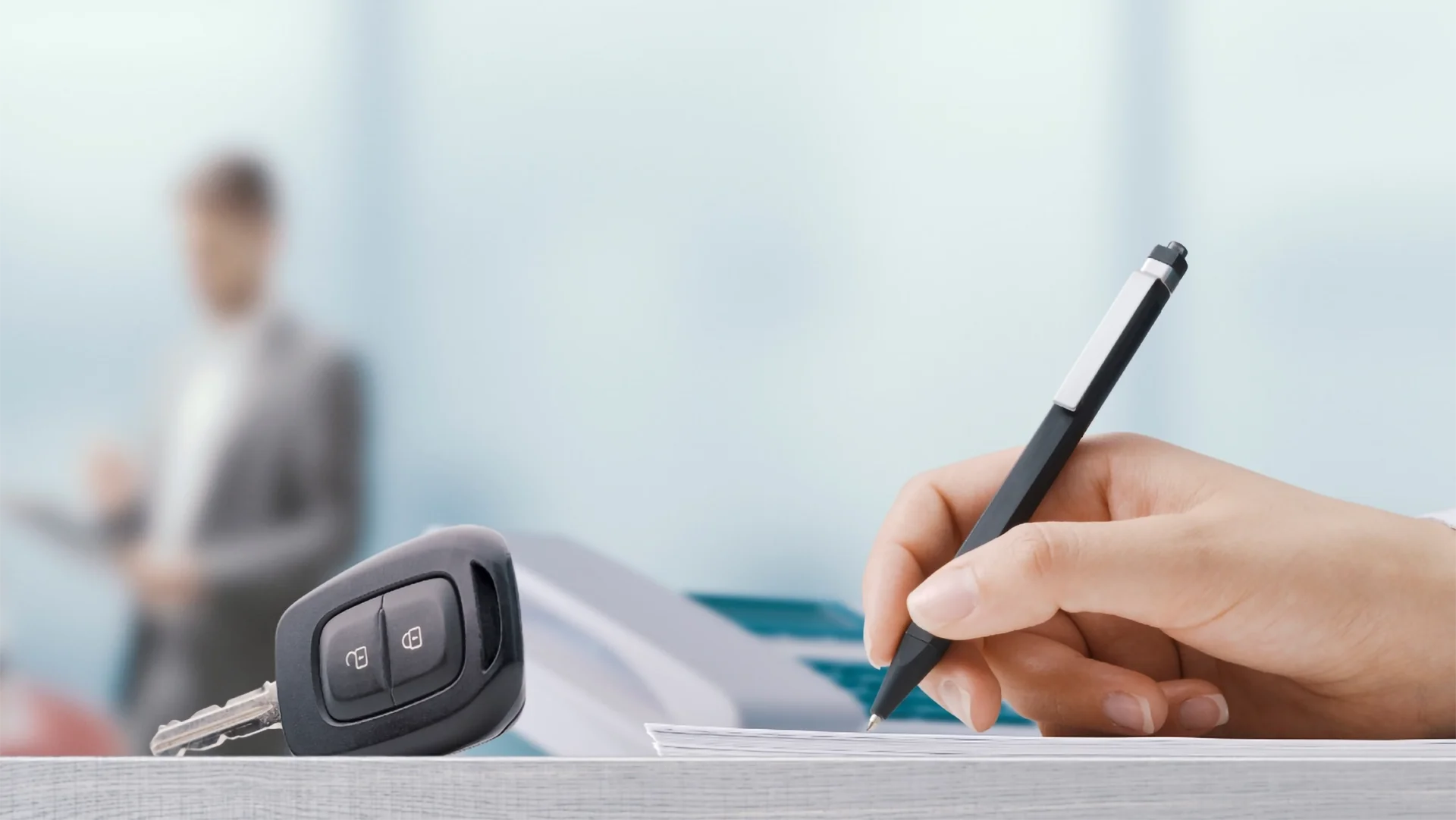 Semnare contract comodat auto în birou notarial SPN Vrînceanu & Ghiran