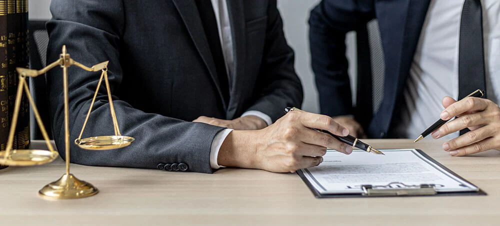 Read more about the article Contractul de vânzare – Verificări făcute de notar si elemente structurale esentiale