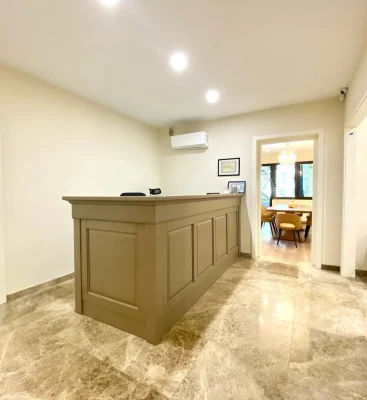 Spațiu de lucru modern în cadrul biroului notarial din București